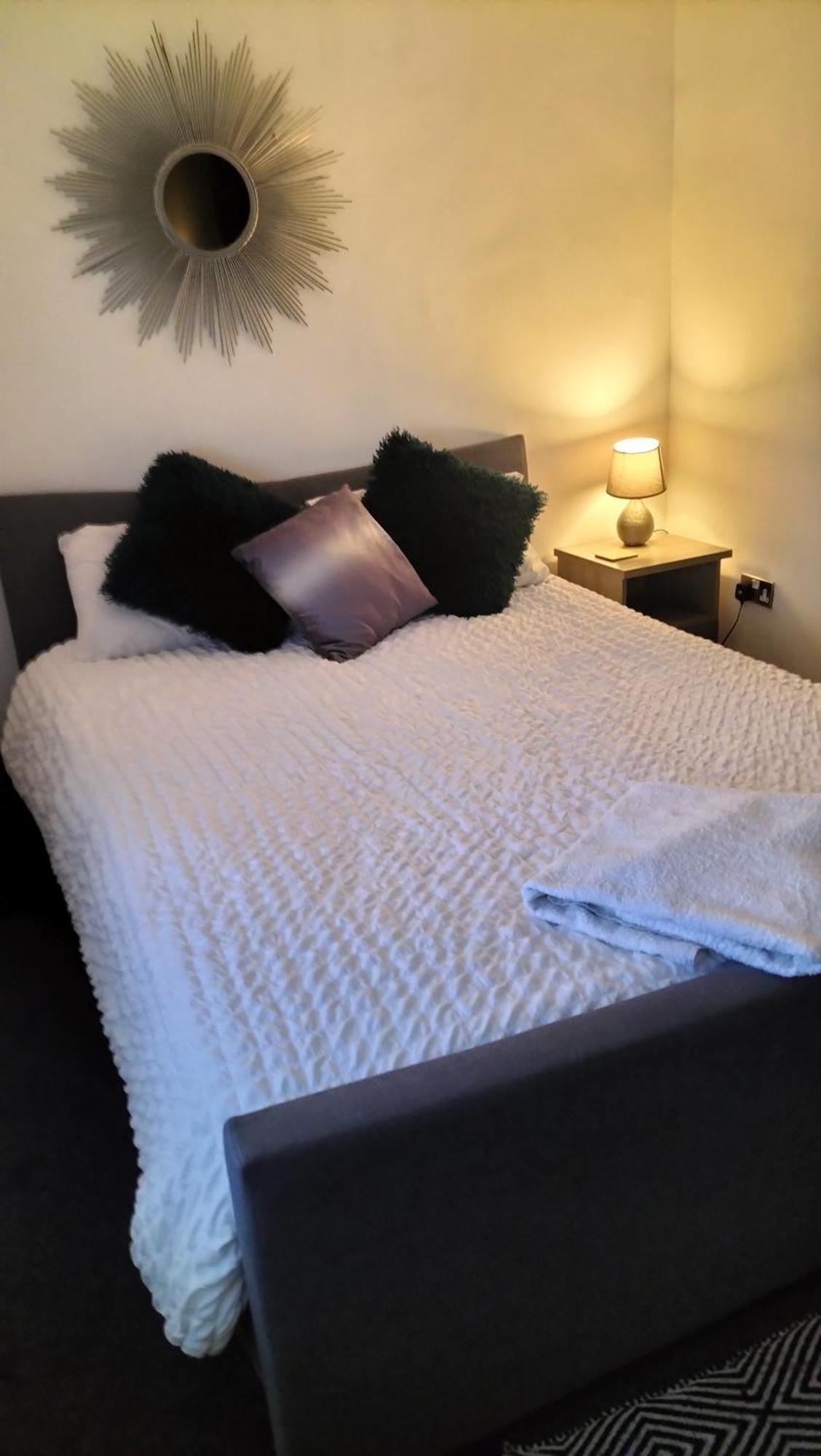 The New Accommodation Free Complementary Breakfast Tibshelf Bilik gambar